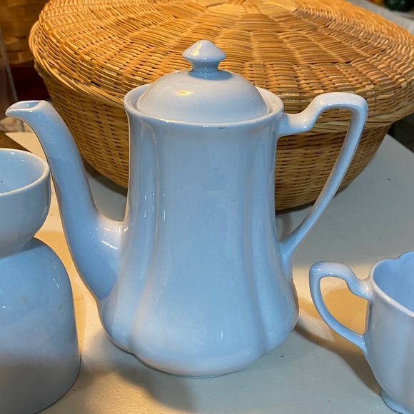 Vintage Johnson Brothers Greydawn Coffee Pot, creamer and egg cup - Picture 2 of 6